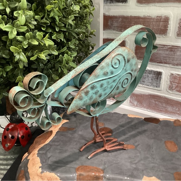 🟢 Metal Crafted Bird Decor Piece - Extremely Gently Used Item - Rustic - Picture 3 of 8